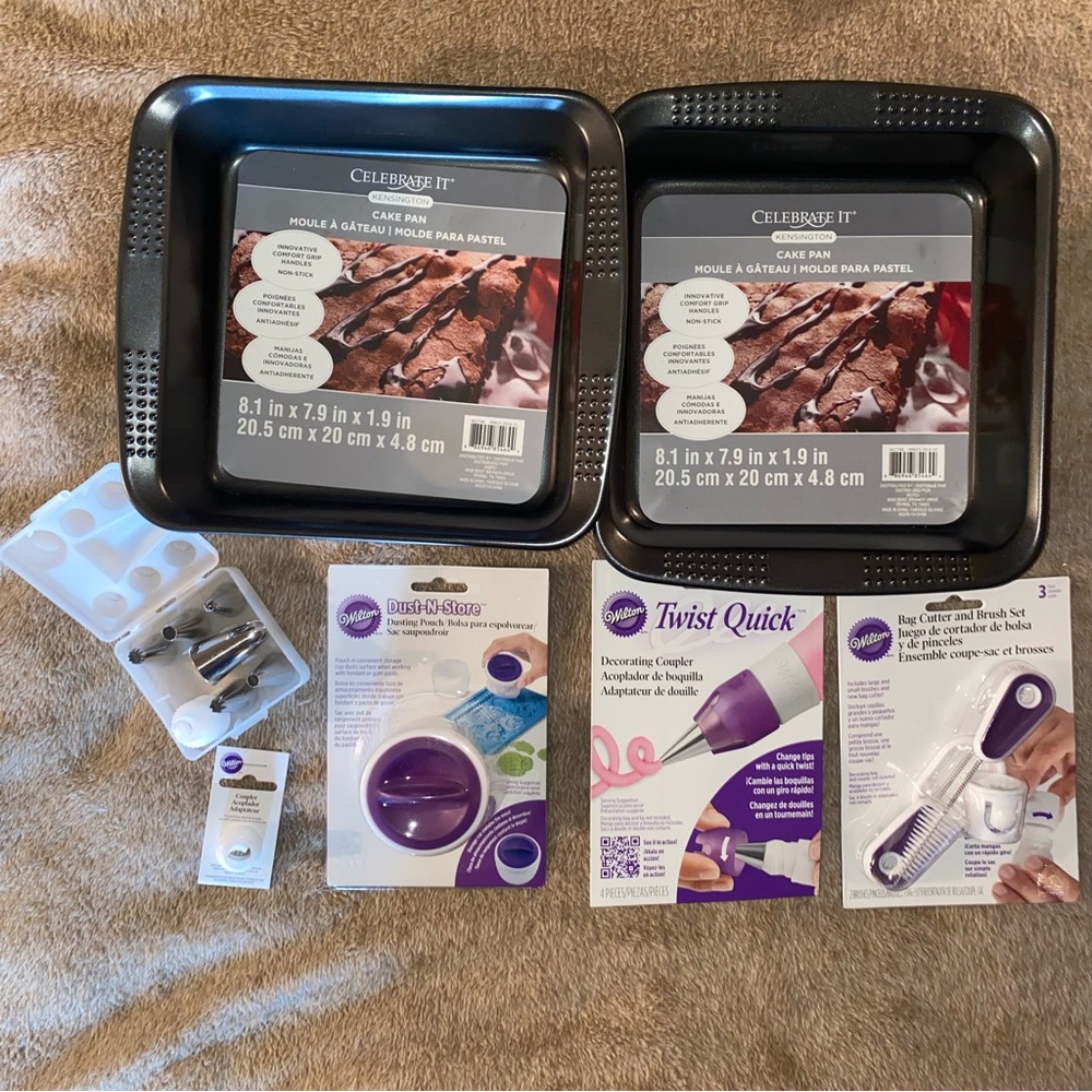 Cake pans and cake decorating tools